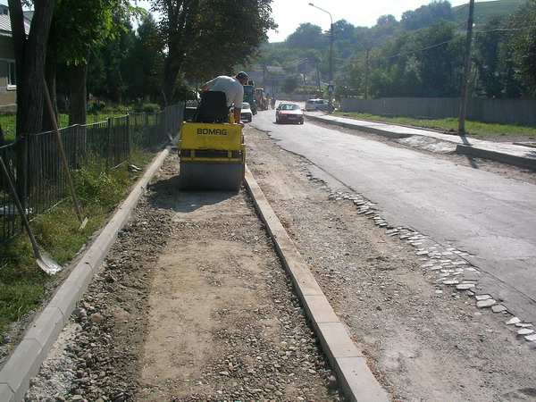 4 lucrai trotuar str. Armatei4.jpg